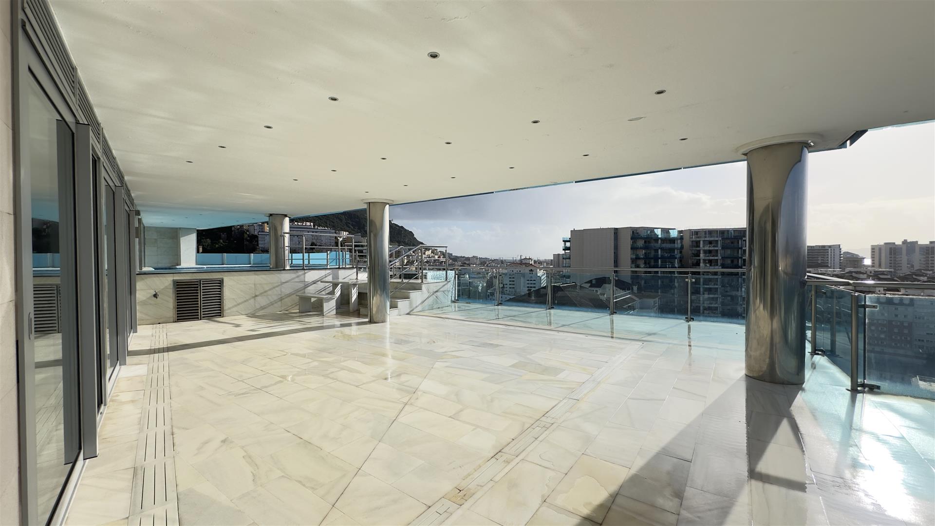 Image of Apartment - 1 Bedrooms - 1 Bathrooms for Sale in Royal Ocean Plaza-Gibraltar, Image 10